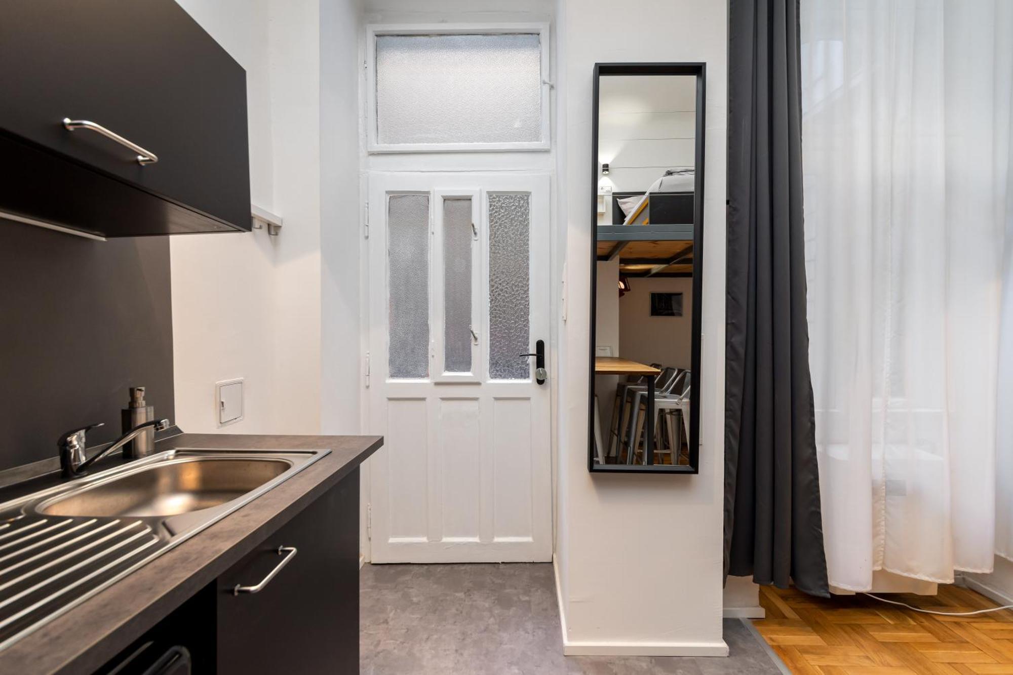 Apartament Industrial Westend Budapesta